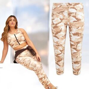 Torrid Camo Brown/Pink Foil Performance Core Crop Active Legging Size 3 3XL